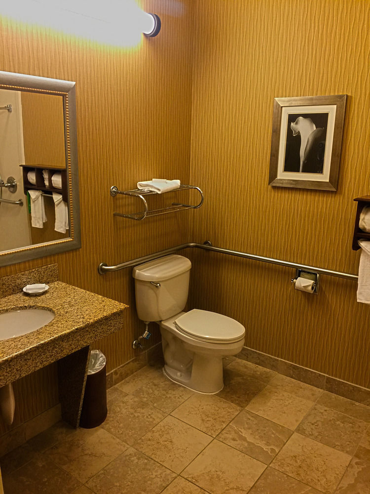Hampton Inn Potomac Mills Woodbridge Exterior foto